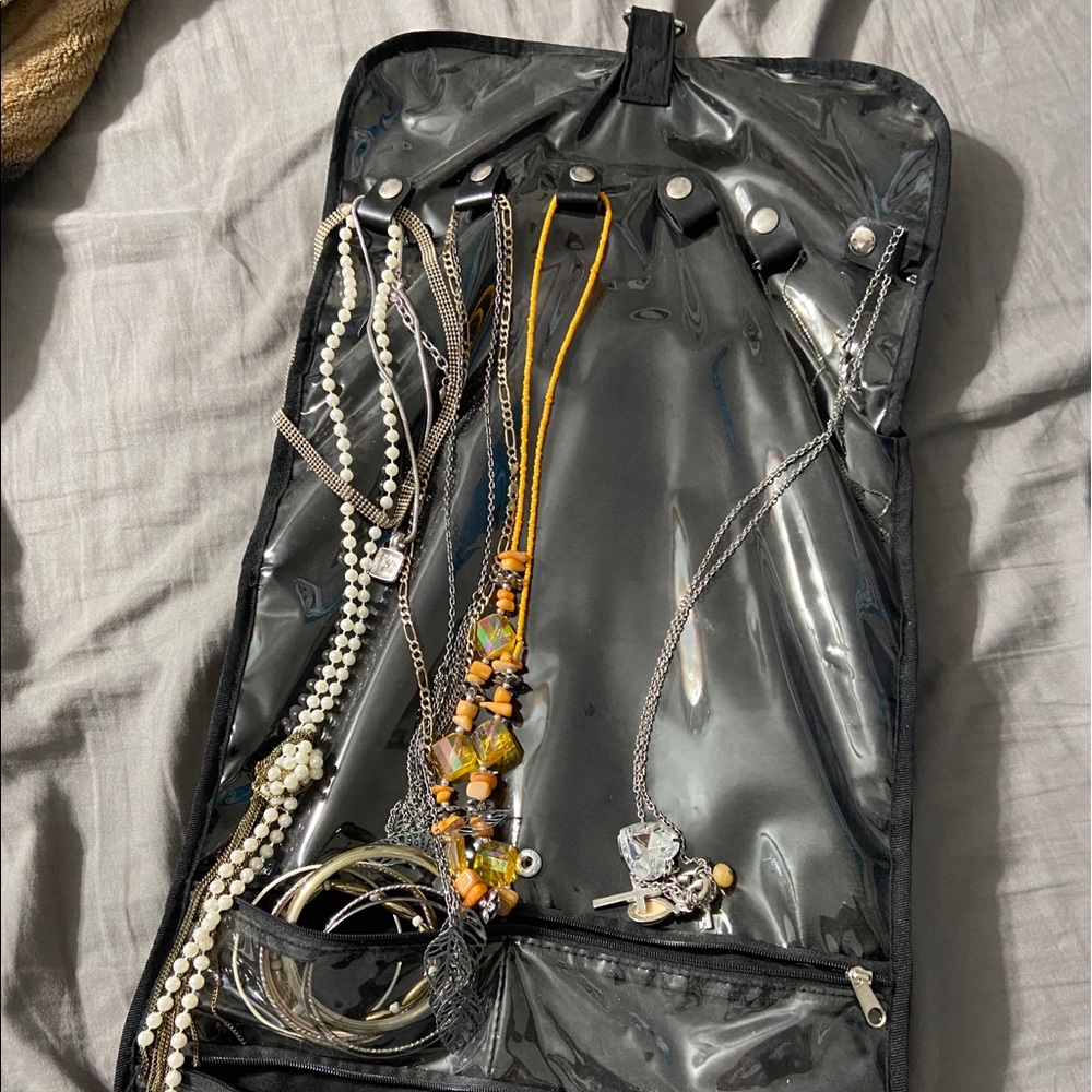Jewelry hanger
